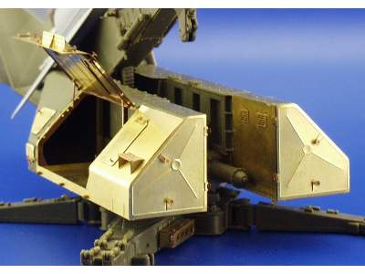 SA-2 Missile on launcher 1/35 - Trumpeter - image 9