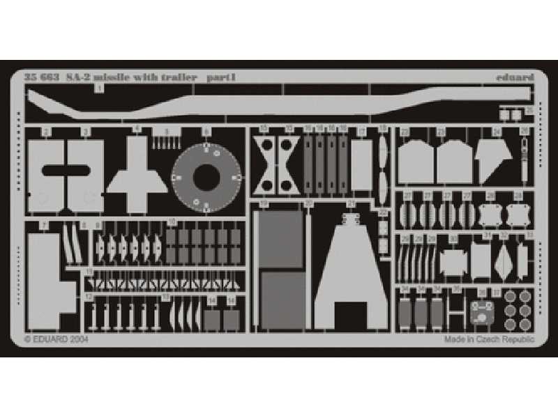 SA-2 missile with trailer 1/35 - Trumpeter - image 1