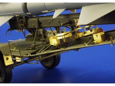 SA-2 missile with trailer 1/35 - Trumpeter - image 6