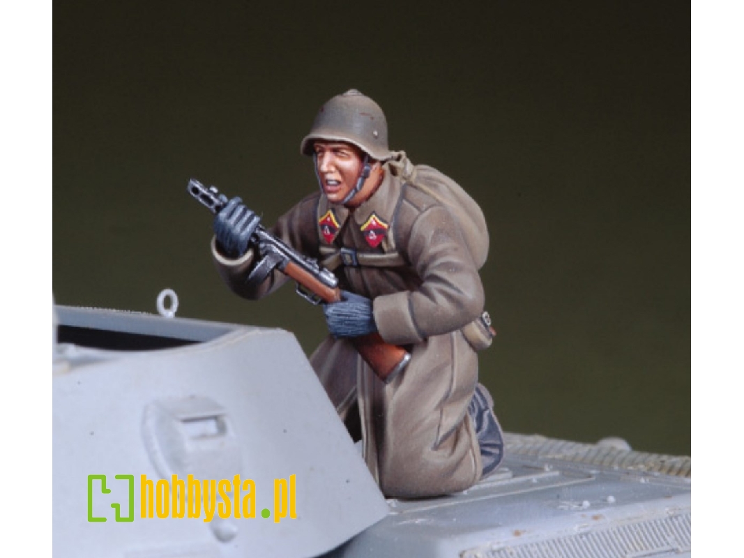 Wwii Russian Winter Tank Rider #3 - image 1 Wwii Russian Winter Tank Rider #3 - image 1