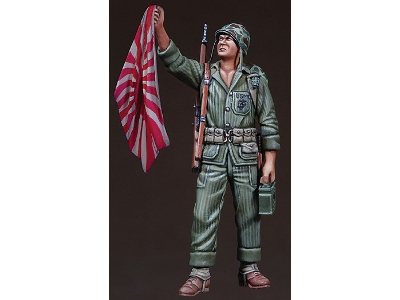 Wwii-korean War Usmc Holding Flag - image 1