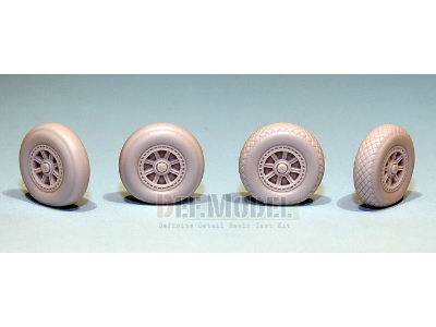 Tbf/Tbm Avenger Sagged Wheel Set (For A.M. 1/48) - image 4