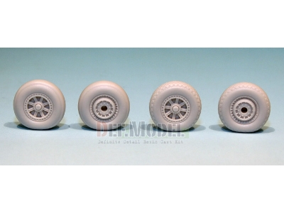 Tbf/Tbm Avenger Sagged Wheel Set (For A.M. 1/48) - image 6