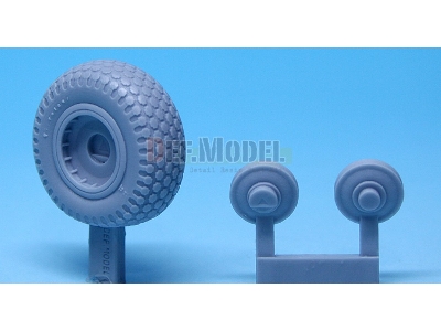 B-17f/G Flying Fortress Wheel Set 3 (For Revell 1/48) - image 3