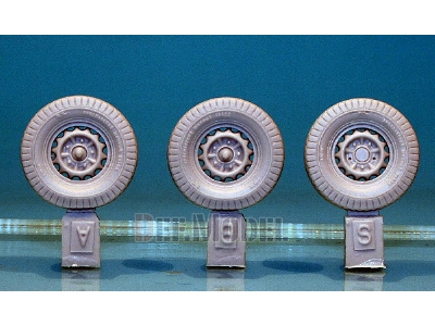 Gaz-67b Russian Field Car Wheel Set (For Tamiya 1/35) - image 2