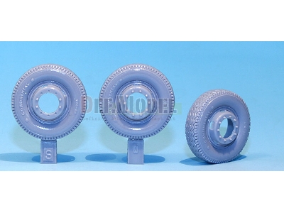 German L4500 R Maultier Wheel Set 2 (For Zvezda 1/35) - image 2