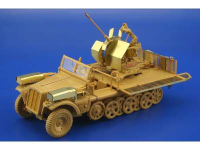 Sd. Kfz.10/5 with Flak 38 20mm 1/35 - Revell - image 2