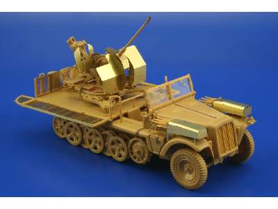 Sd. Kfz.10/5 with Flak 38 20mm 1/35 - Revell - image 3