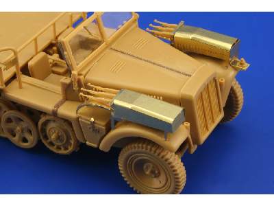 Sd. Kfz.10/5 with Flak 38 20mm 1/35 - Revell - image 6