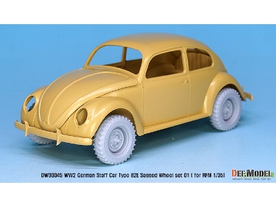 German Staff Car Type 82e Wheel Set 01-wide(Contienetal) ( For Rfm 1/35) - image 3