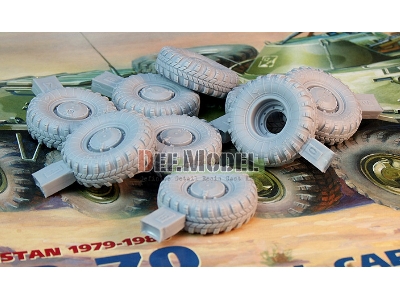 Btr-70 Apc Sagged Wheel Set (For Zvezda 1/35) - image 7