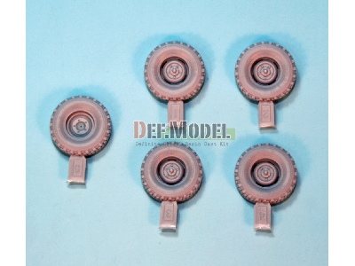 U.S Rsov Defender Sagged Wheel Set (For Hobbyboss 1/35) - image 2