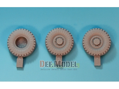 U.S M-atv Sagged Wheel Set (For Panda 1/35) - image 2