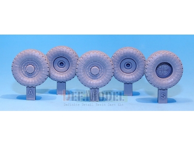 Rg-31 Mk.3 Sagged Wheel Set (For Kinetic 1/35) - image 3