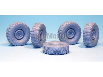 German Unimog Lkw 2t Sagged Wheel Set (For Revell 1/35) - image 5