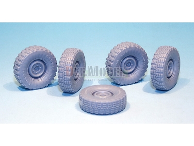 German Unimog Lkw 2t Sagged Wheel Set (For Revell 1/35) - image 6