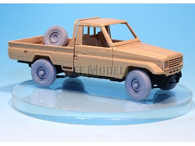 Pick Up Truck Type 2 Sagged Wheel Set 1 (For Meng Vs004 1/35) - image 3