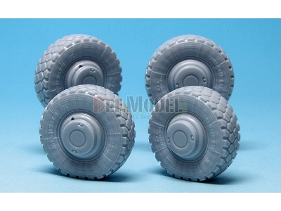 Dingo 2 Atf Sagged Wheel Set (For Revell 1/35) - image 3