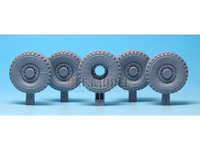 Us Army M-atv 'big' Sagged Wheel Set (For Panda 1/35) - image 2