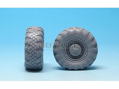 Scud B W/Maz-543 Sagged Wheel Set 1 (For Dragon 1/35) - image 6