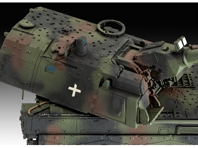 Panzerhaubitze 2000 - image 4