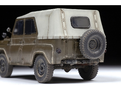 UAZ-469 Soviet Military Off-Road Vehicle - image 3