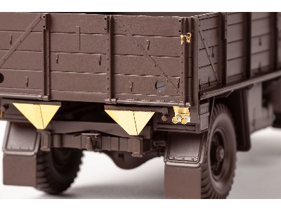 WWII British Army 30-CWT 4x2 Truck 1/35 - AIRFIX - image 10