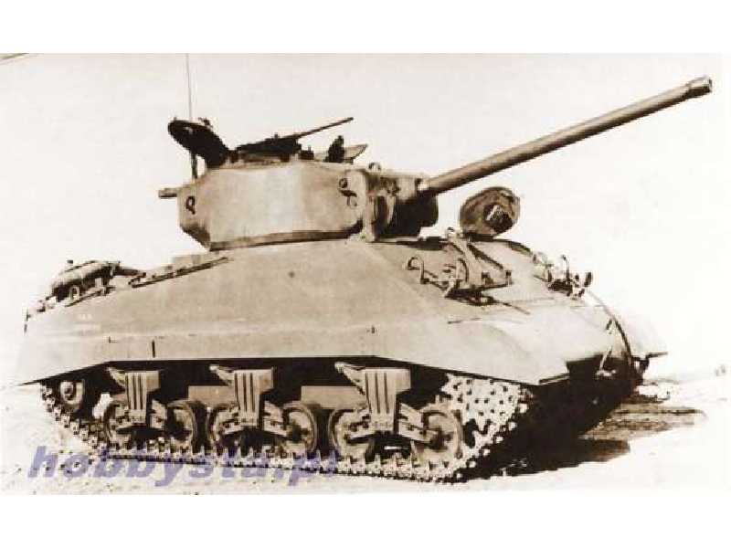 M4A3 76mm Sherman - image 1