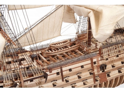 HMS Victory - limied edition - image 5