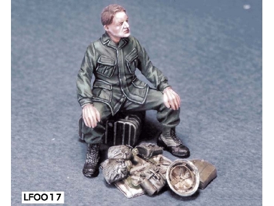 Us Soldier At Rest #2 (Vietnam) - image 1