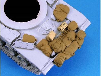 M60a1 Sandbag Armor/Mre Box Set (Tamiya/Academy) - image 1