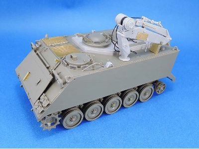 M113 Fitter Conversion Set (For 1/35 M113s) - image 1