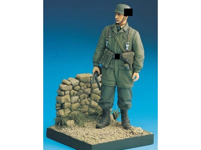 Fallschirmjager (Crete 1941) W/Base - image 1