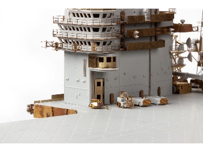 USS Nimitz CVN-68 part 7 1/350 - TRUMPETER - image 10