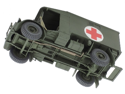 British 2-ton 4x2 Ambulance - image 5
