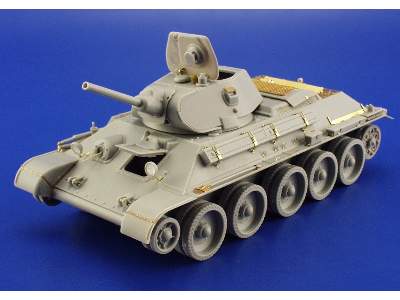 T-34/76 Model 1940 1/35 - Dragon - image 4