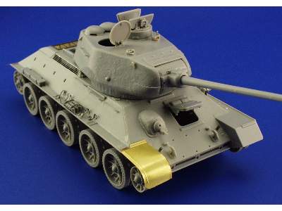 T-34/85 UTZ 1/35 - Dragon - image 9