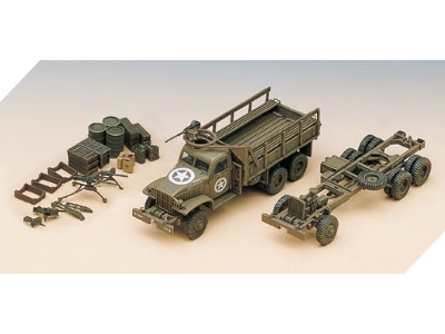 U.S. 21/2 Ton 6x6 Cargo Truck & Accessories - image 3