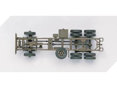 U.S. 21/2 Ton 6x6 Cargo Truck & Accessories - image 5