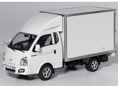 Hyundai Porter II box truck - image 3