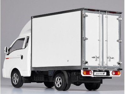 Hyundai Porter II box truck - image 5