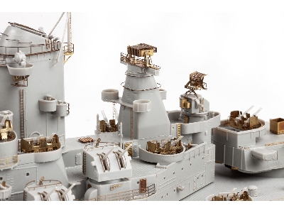 USS Iowa BB-61 part 2 1/350 - HOBBY BOSS - image 16