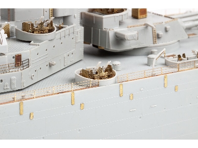 USS Iowa BB-61 part 2 1/350 - HOBBY BOSS - image 17