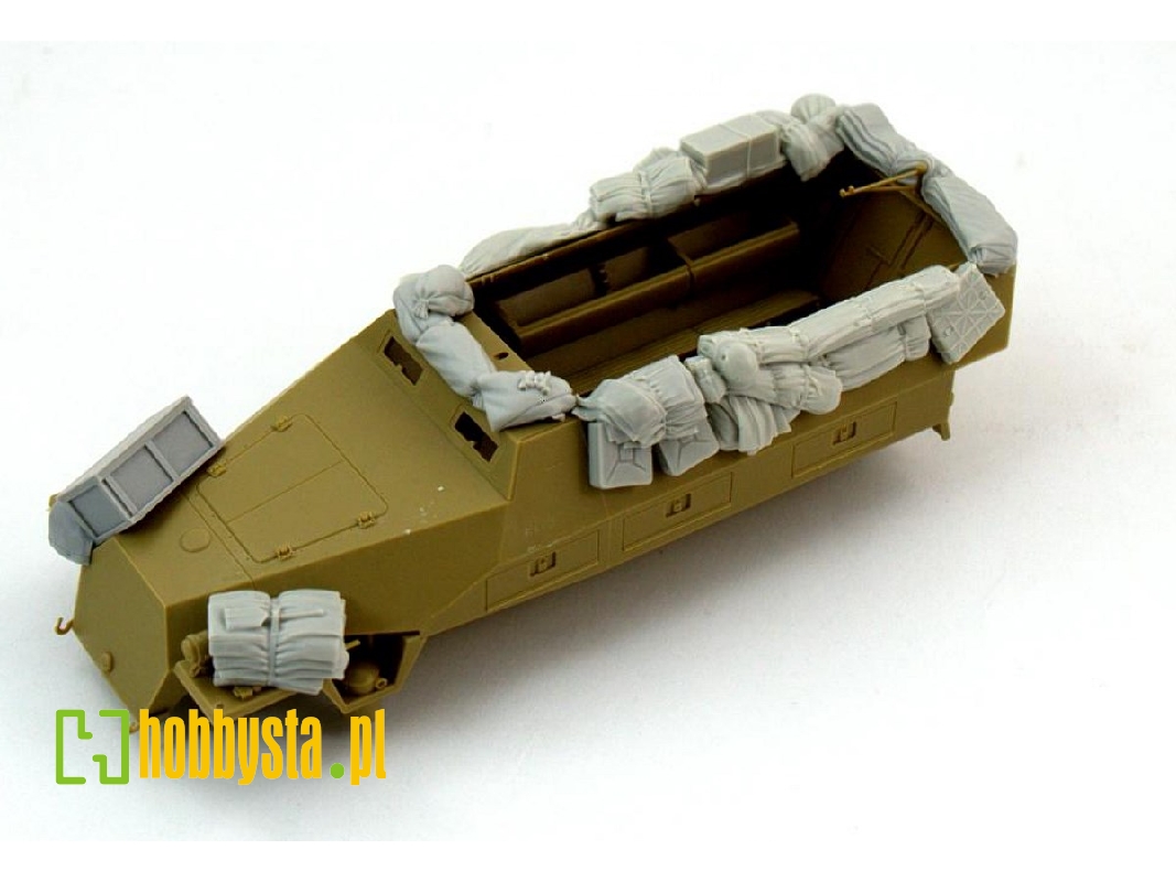 Stowage Set For Sd.Kfz 251 Ausf D - image 1