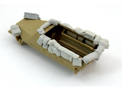 Stowage Set For Sd.Kfz 251 Ausf D - image 2