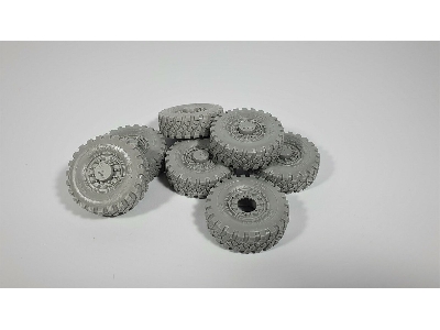 Mtvr M24 Road Wheels (Goodyear ) - image 2