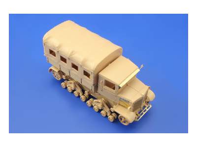 Voroshilovets Tractor 1/35 - Trumpeter - image 4