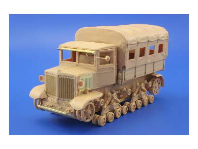 Voroshilovets Tractor 1/35 - Trumpeter - image 6