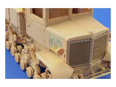 Voroshilovets Tractor 1/35 - Trumpeter - image 14