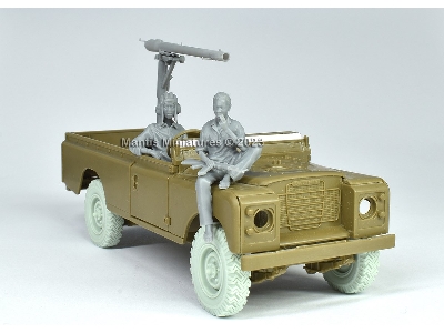 Land Rover Crew (For Ak, Italeri, Revell) - image 2